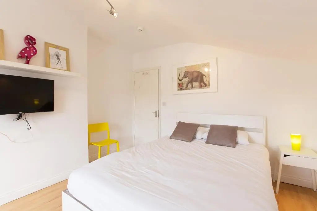 272&294 Franciscan Road Rooms&Studios by DC London Rooms