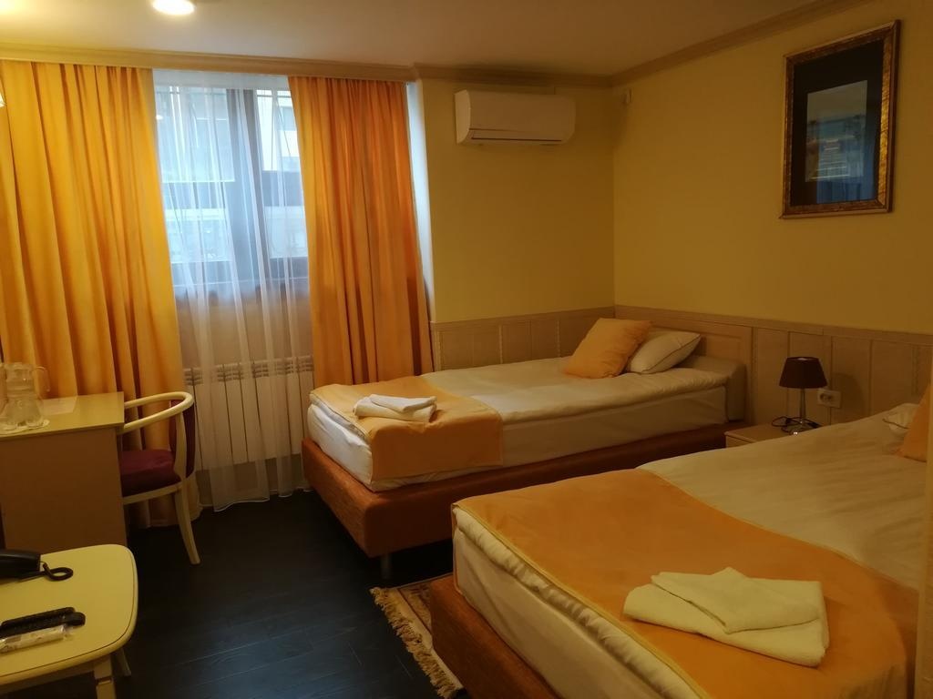 Standard Double room (twin beds)