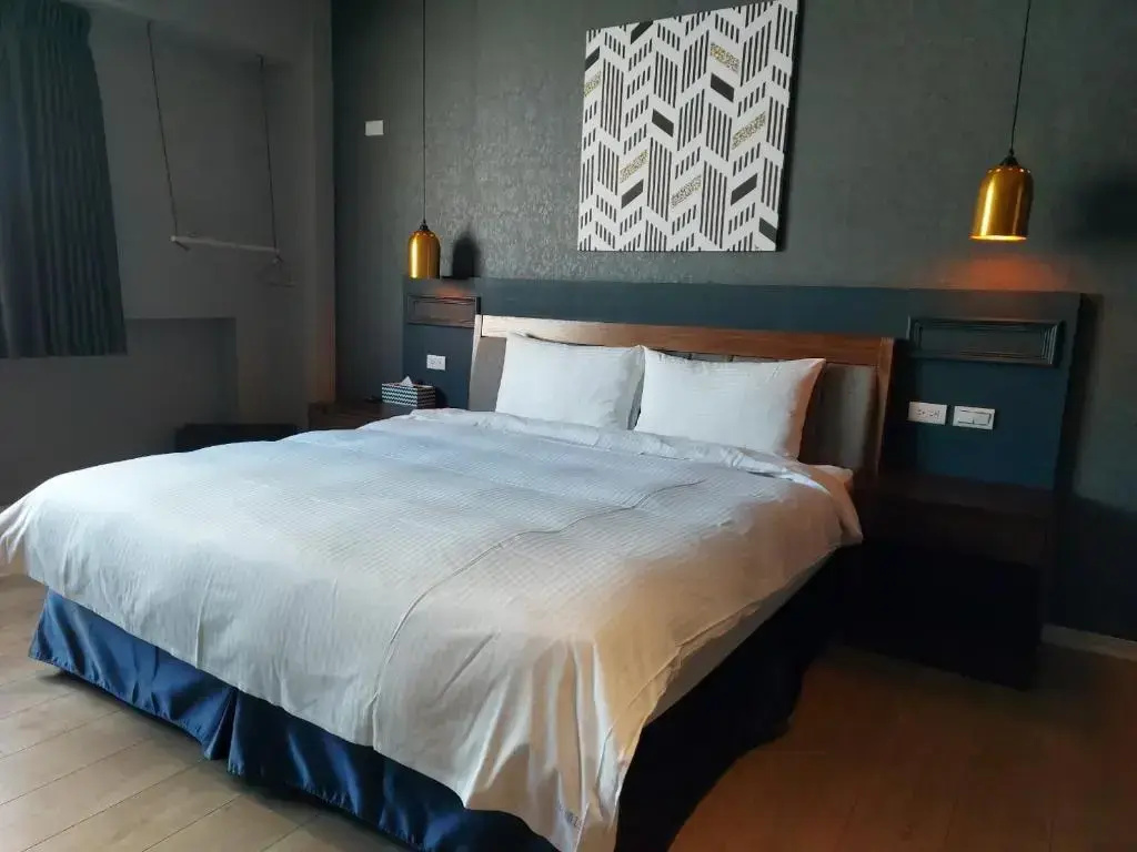 Deluxe Double room (full double bed)