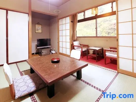 Standard room with mountain view