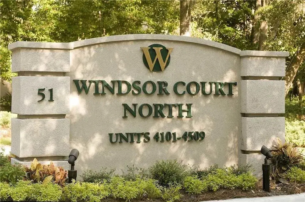 Windsor Court N 4204 by RedAwning