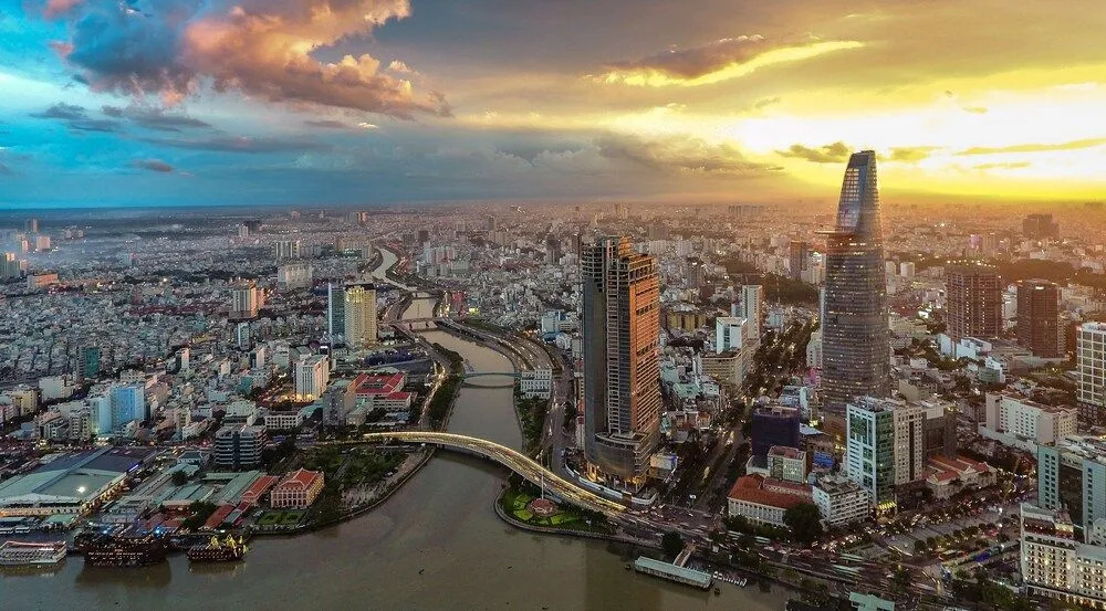 Reddoorz Plus Near Tan Dinh Market