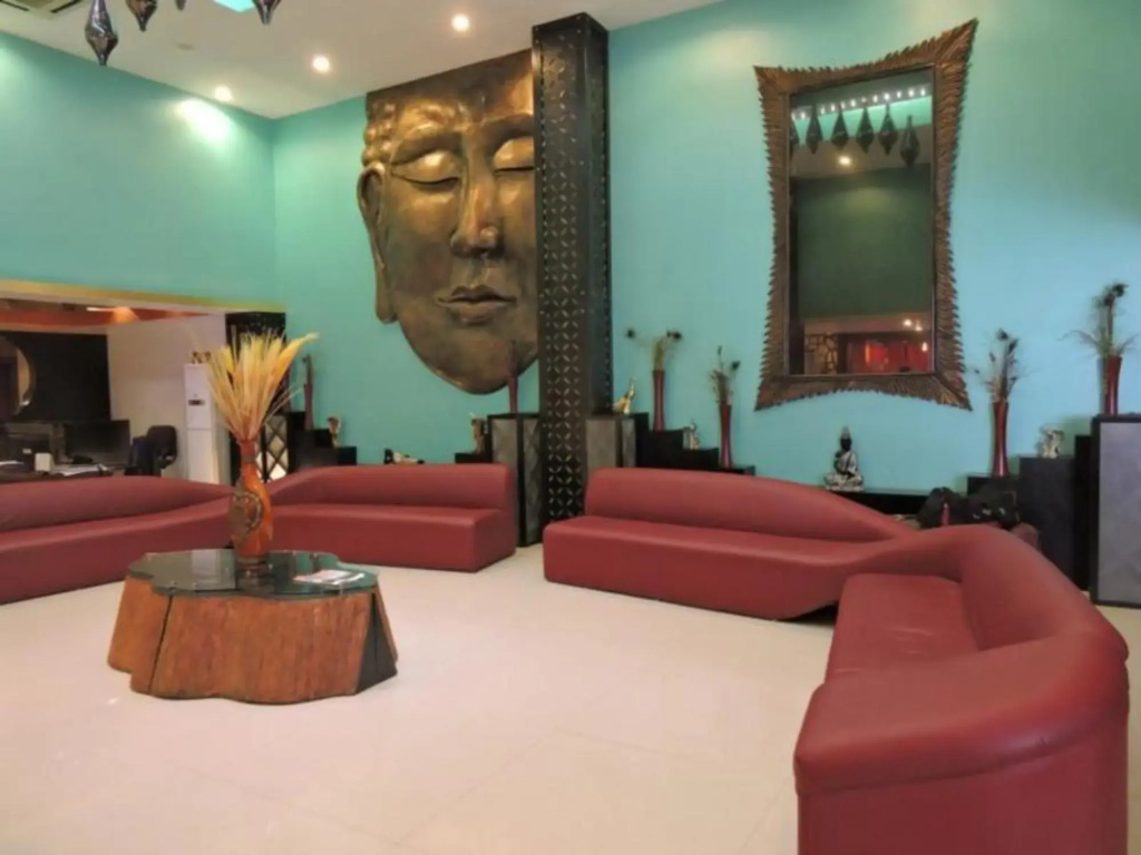 Lobby & Reception