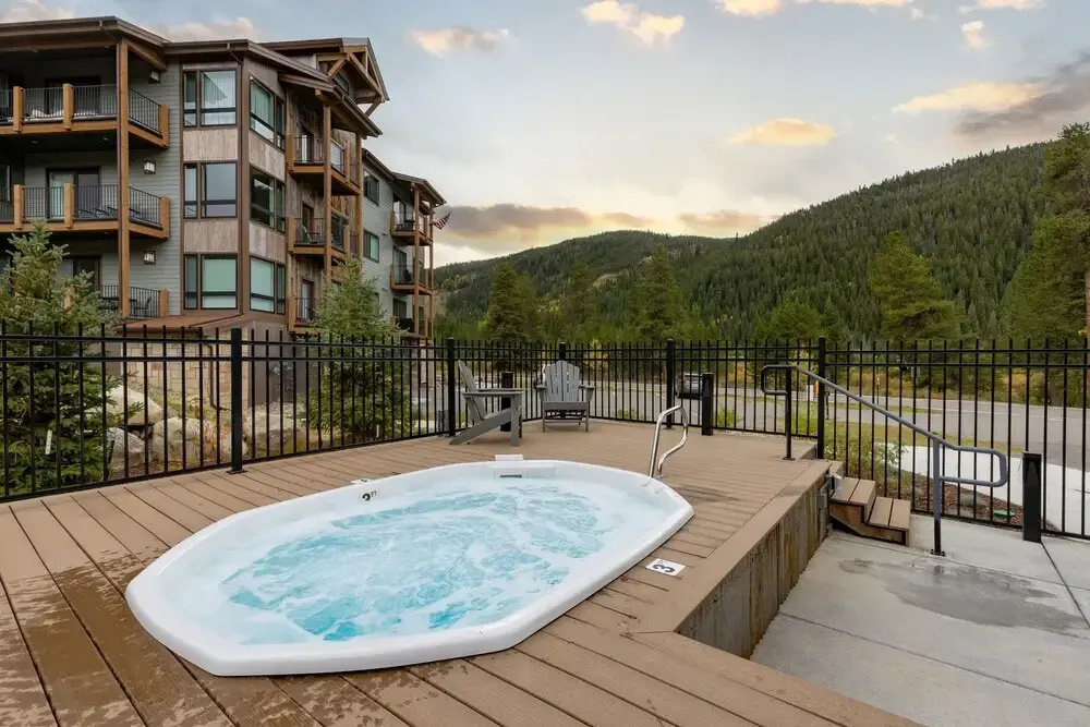306 Clearwater Lofts 2 Bedroom Condo by Redawning