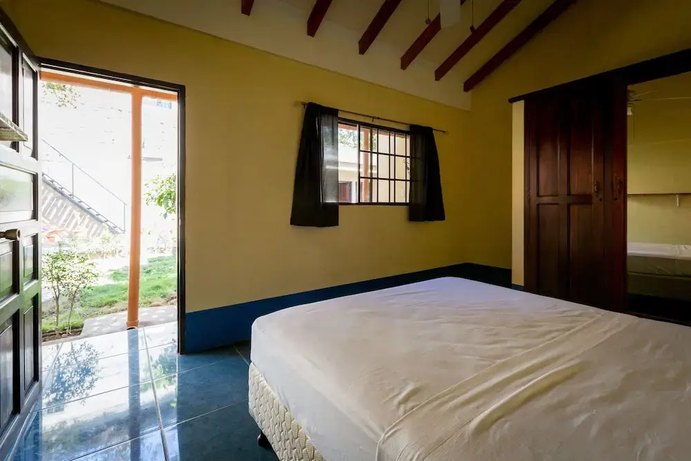 Deluxe Double room with garden view (full double bed)