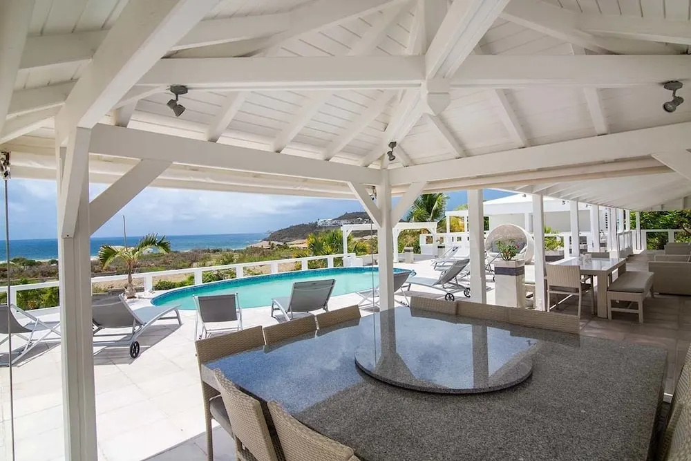 Alizee by Island Properties Online