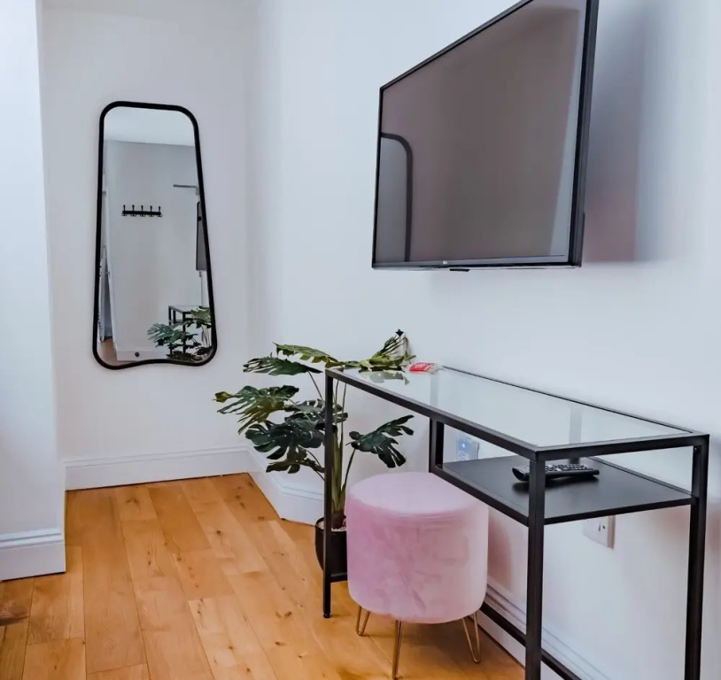 Newmarket Central Flat 3