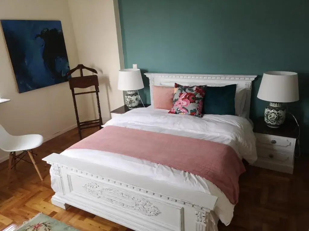 Deluxe Double room with partial sea view (full double bed)