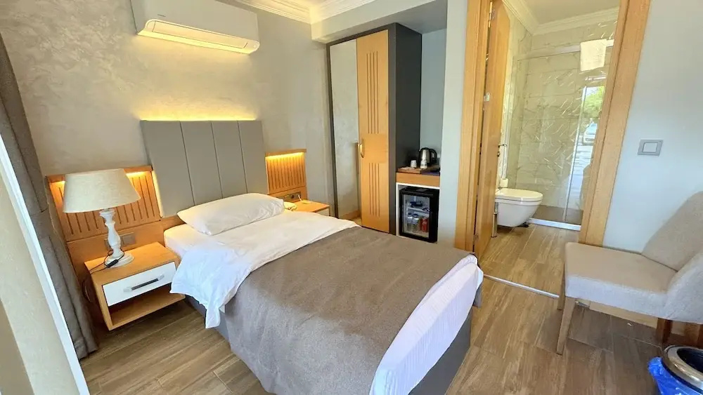 Superior Single room (single bed)