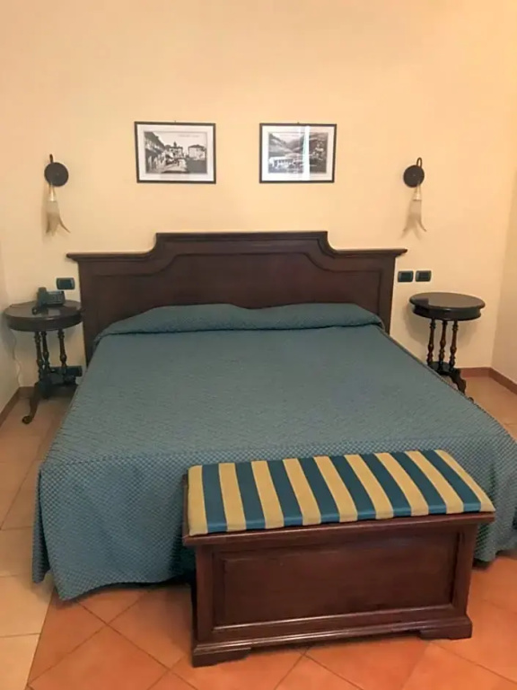 Economy room