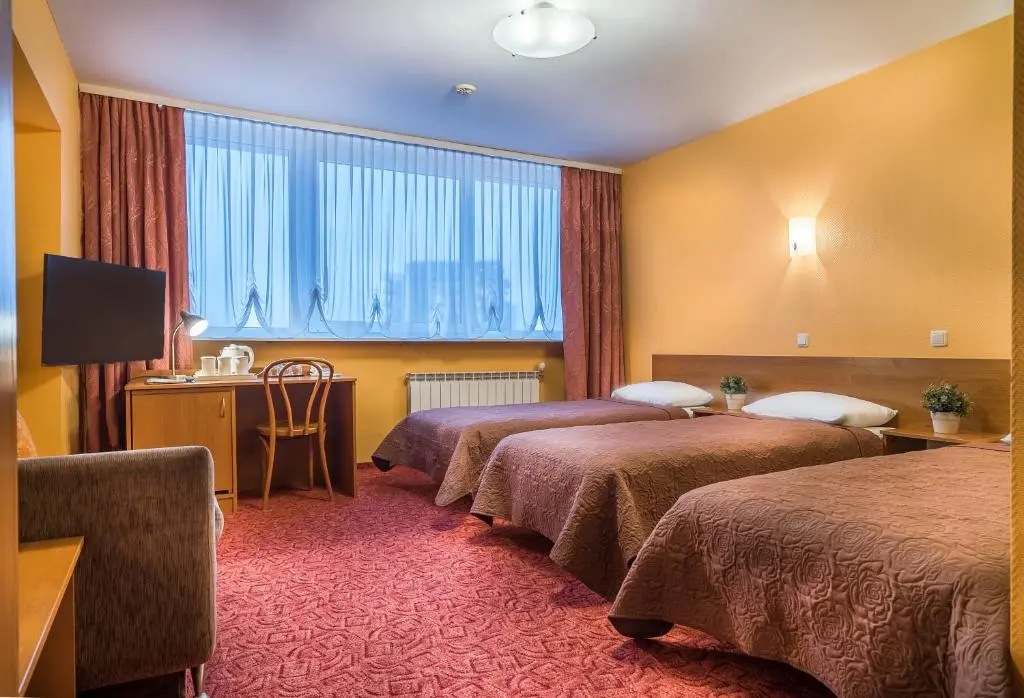 Standard Triple room