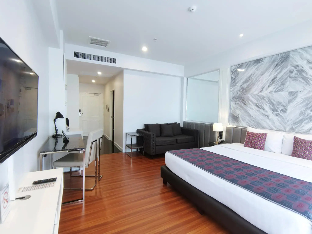 Premier room