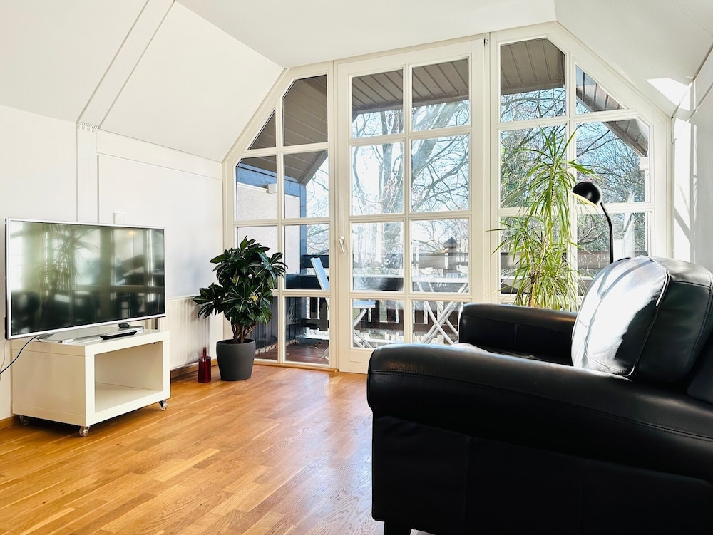 Classic room with balcony and with park view