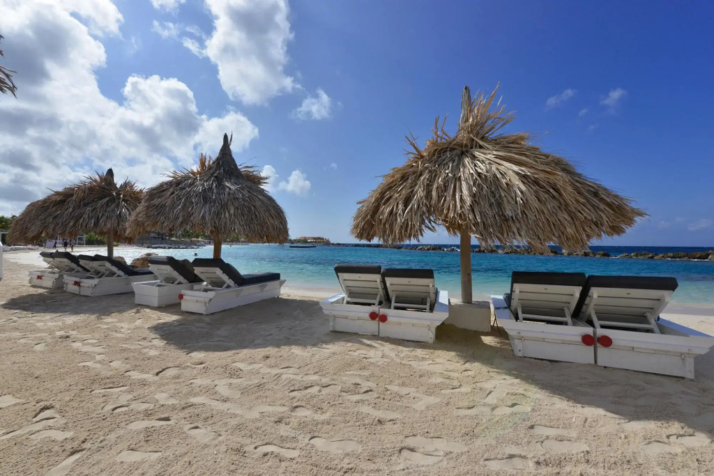 Beach & Waterfront