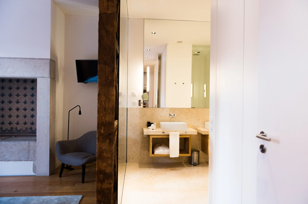 Flora Chiado Apartments by null