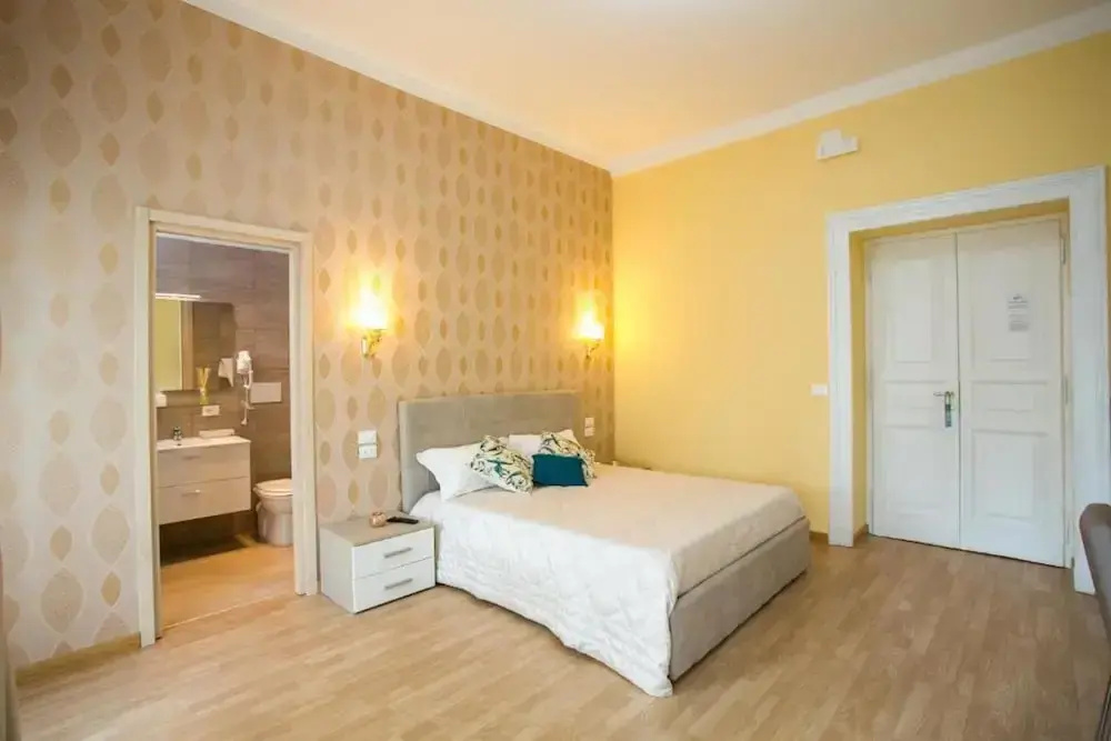 Suite with balcony