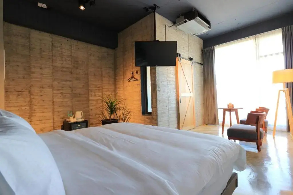 Deluxe Double room with balcony and with sea view (full double bed)