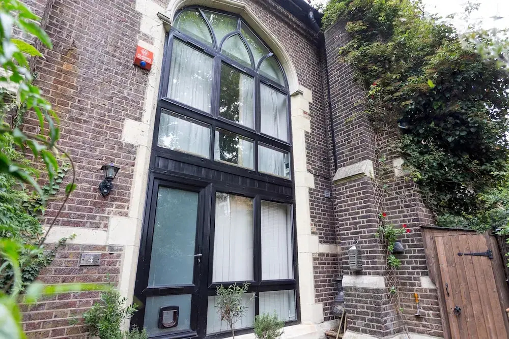 Converted Church Home with Parking, Sleeps 6