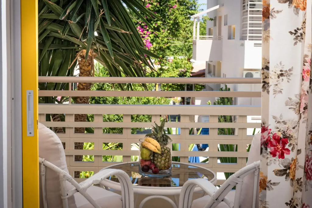 Balcony & Terrace