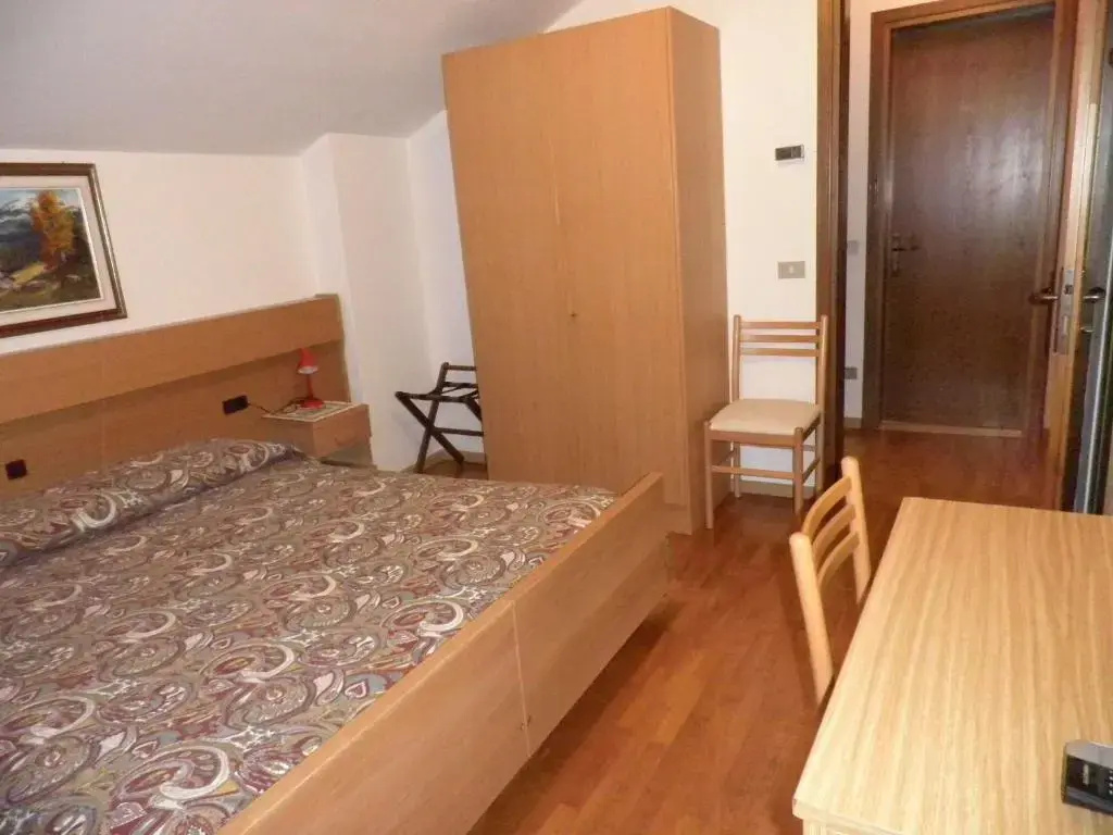 1 Bedroom Attic Apartment