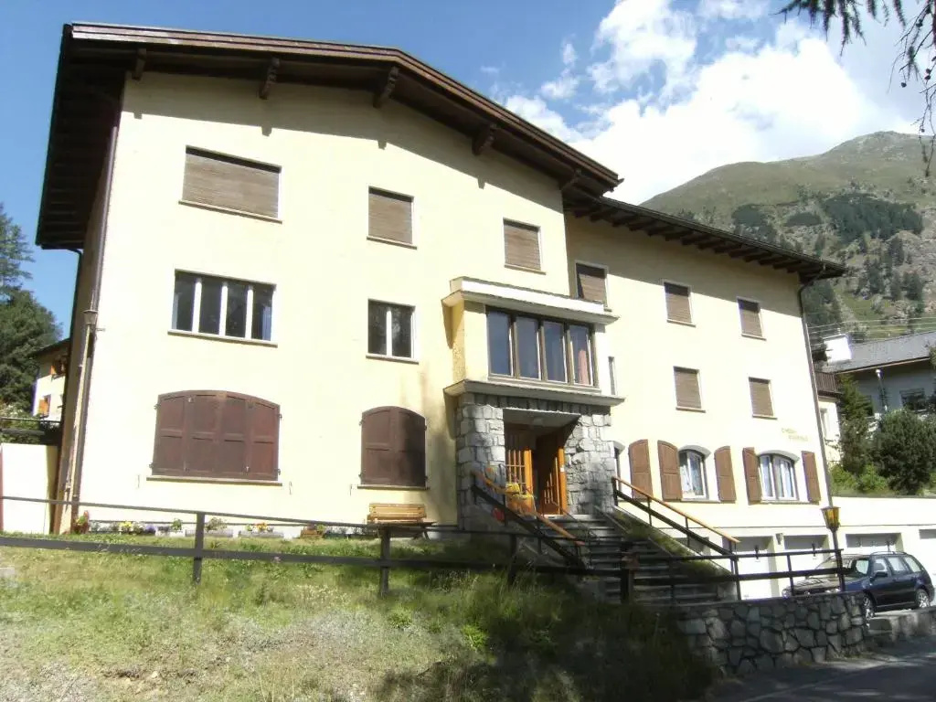 Apartment with mountain view