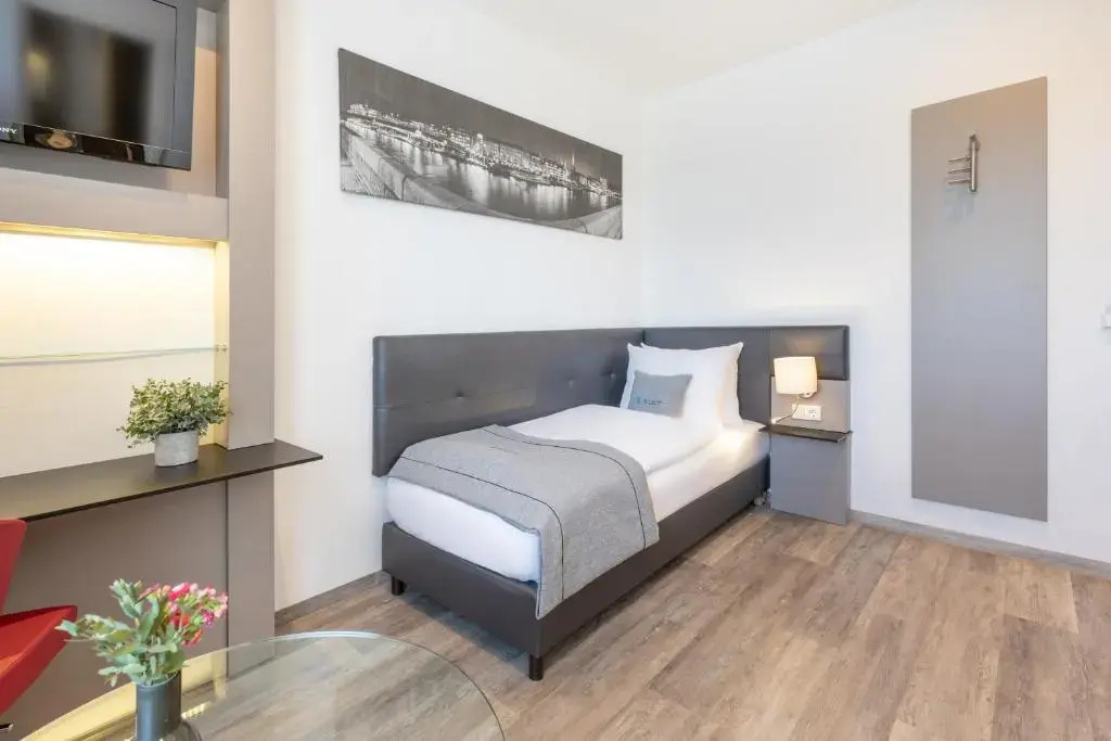 Economy room