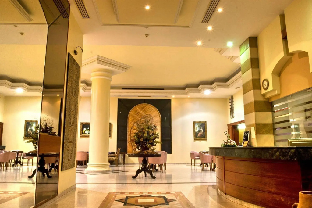 Madisson Hotel - фото 2