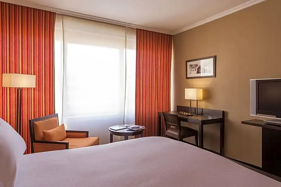 Hotel Pullman Madrid Airport & Feria - Tap to explore photos