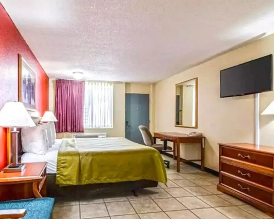 Economy room