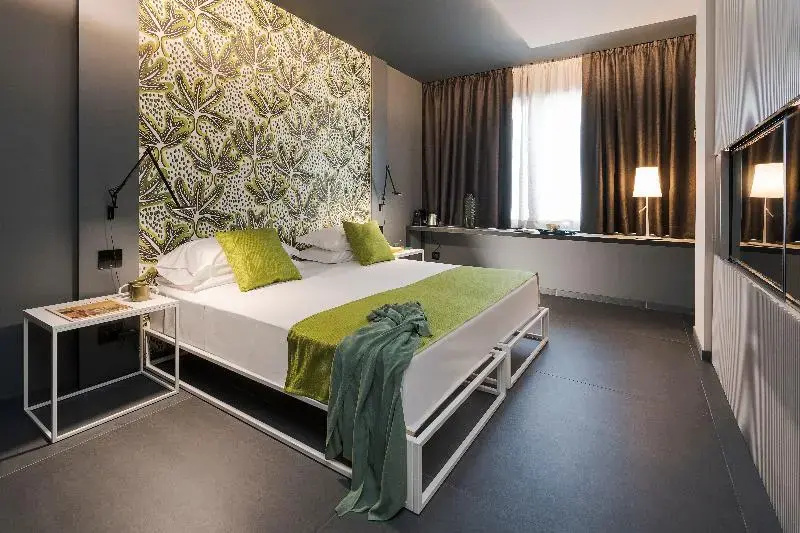Superior Double room (full double bed)