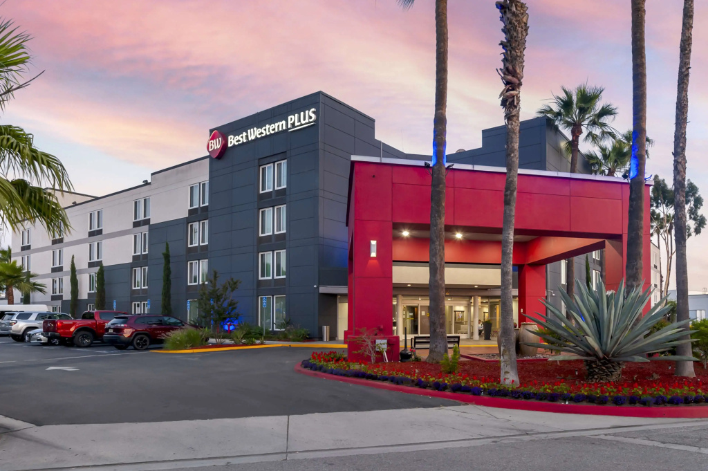 Best Western Plus Commerce Hotel — фото