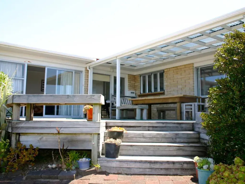 Twin Views - Waihi Beach Holiday Home