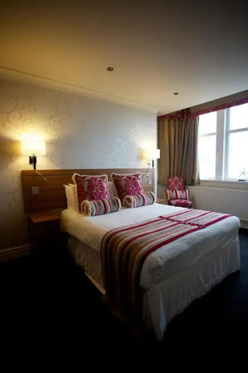 Standard Double Club room with sea view (full double bed)