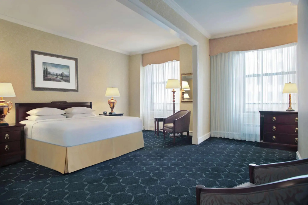 Deluxe Double room (full double bed)