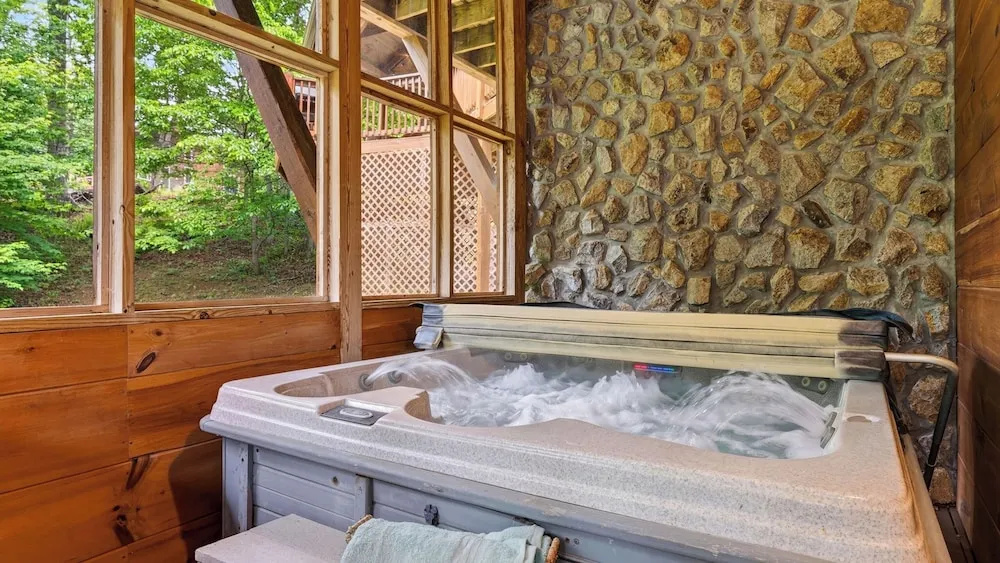 Majestic Springs Lodge by Avantstay Indoor Pool + Spa + Game Room Smoky Mtns