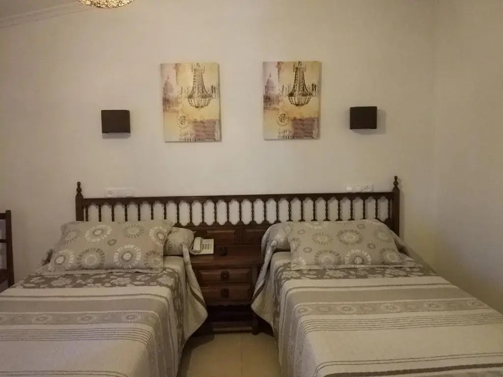 Standard Double room with balcony (full double bed)