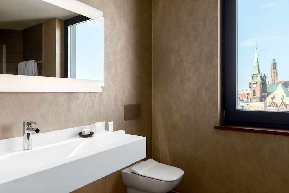 Standard Twin room with courtyard view (twin beds)