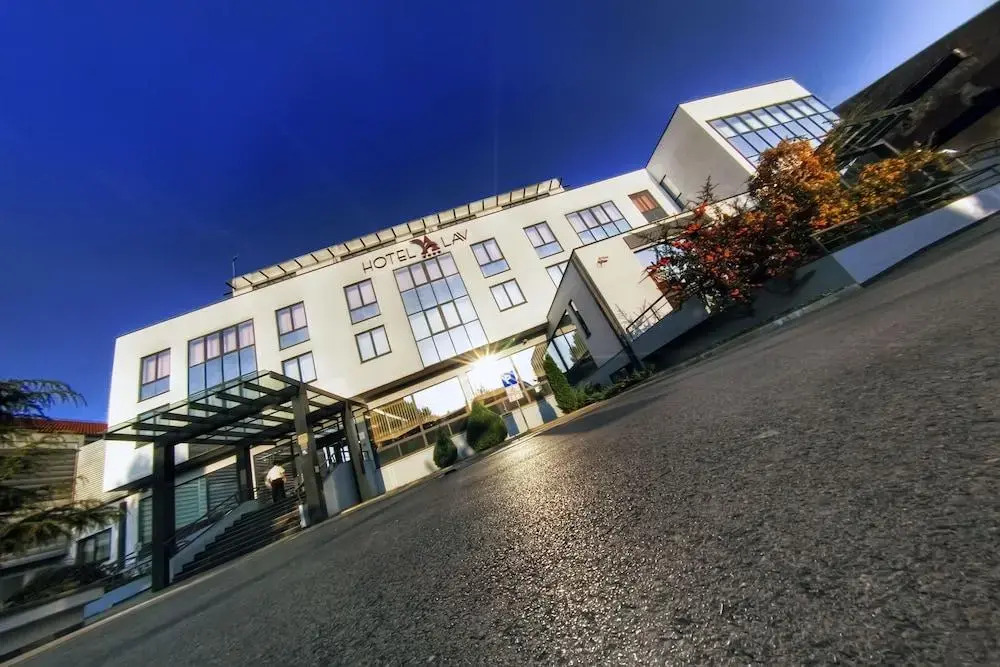 Hotel Lav