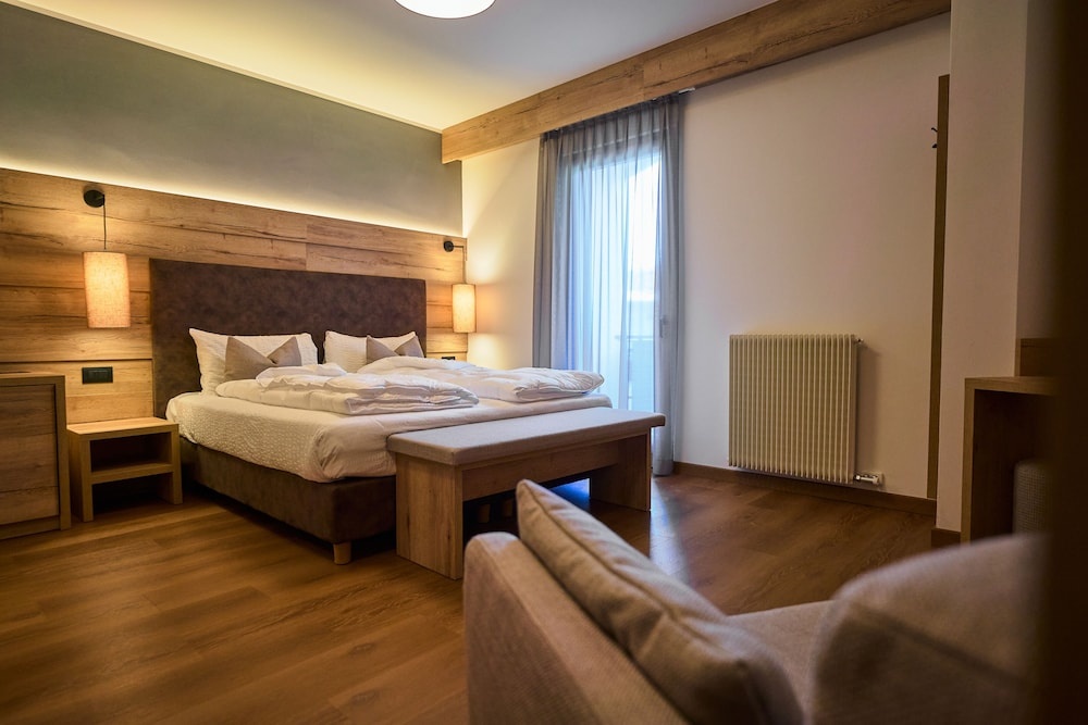 Deluxe Triple room with balcony