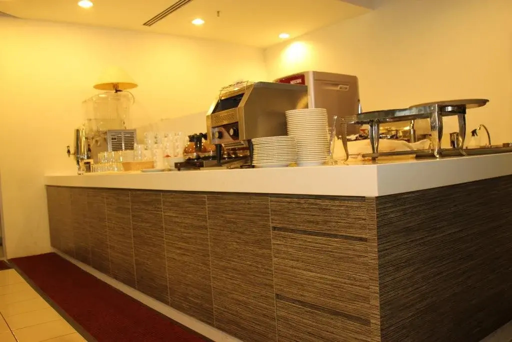 Food & Beverage