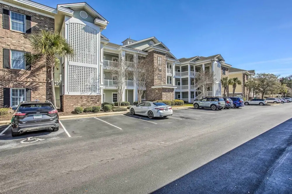 Screened-in Patio: Myrtle Beach Golf Condo