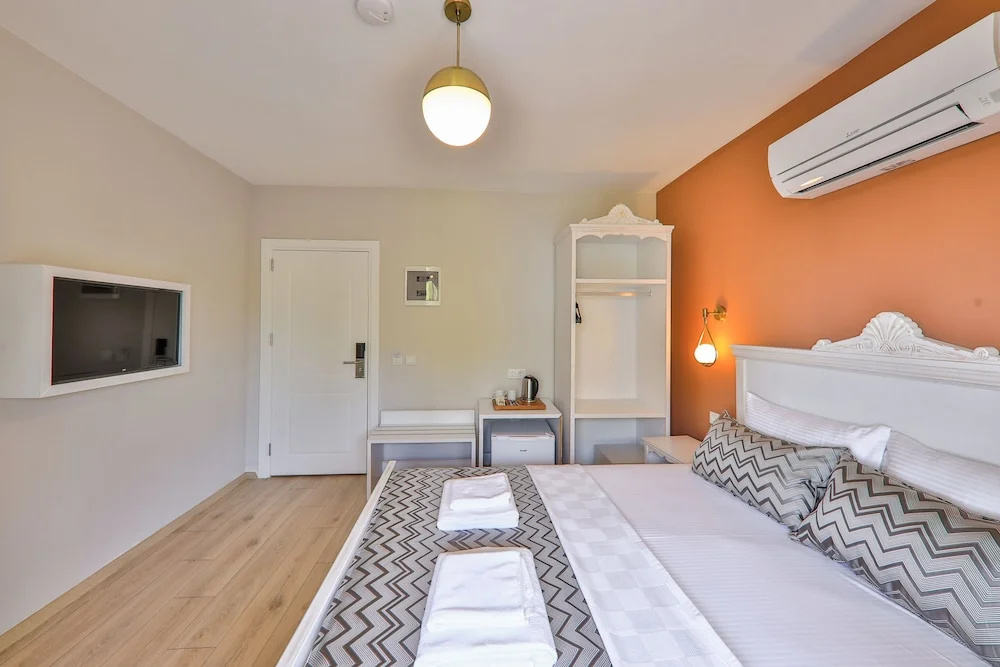 Standard Double room with sea view (full double bed)