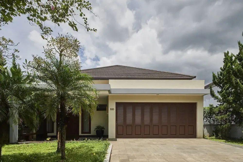 Tulip Hill View Villa 6 BR Heated Pool Movie Room