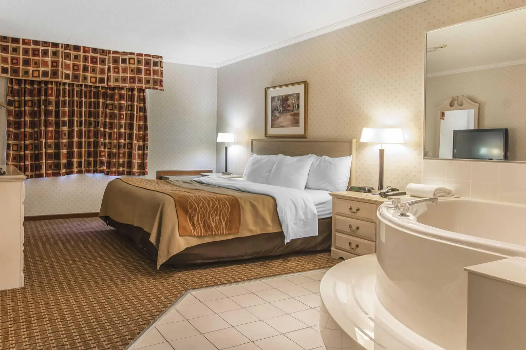 Double Suite (full double bed)