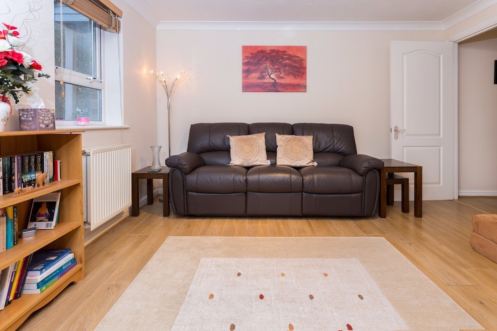 2 Bedroom Flat 2 Minutes from the River