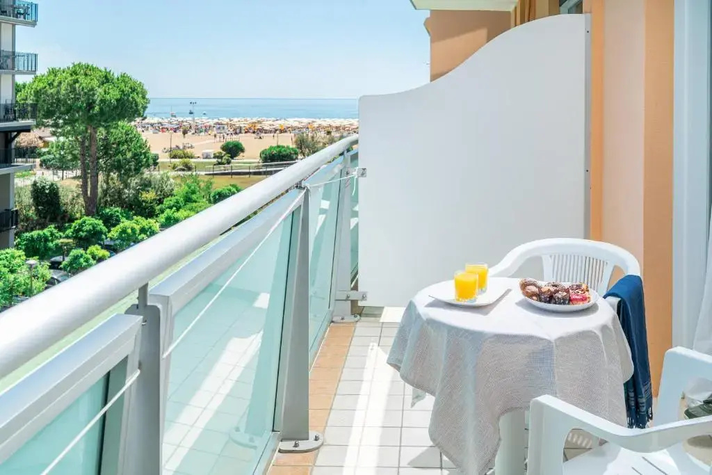 Standard Single room with partial sea view