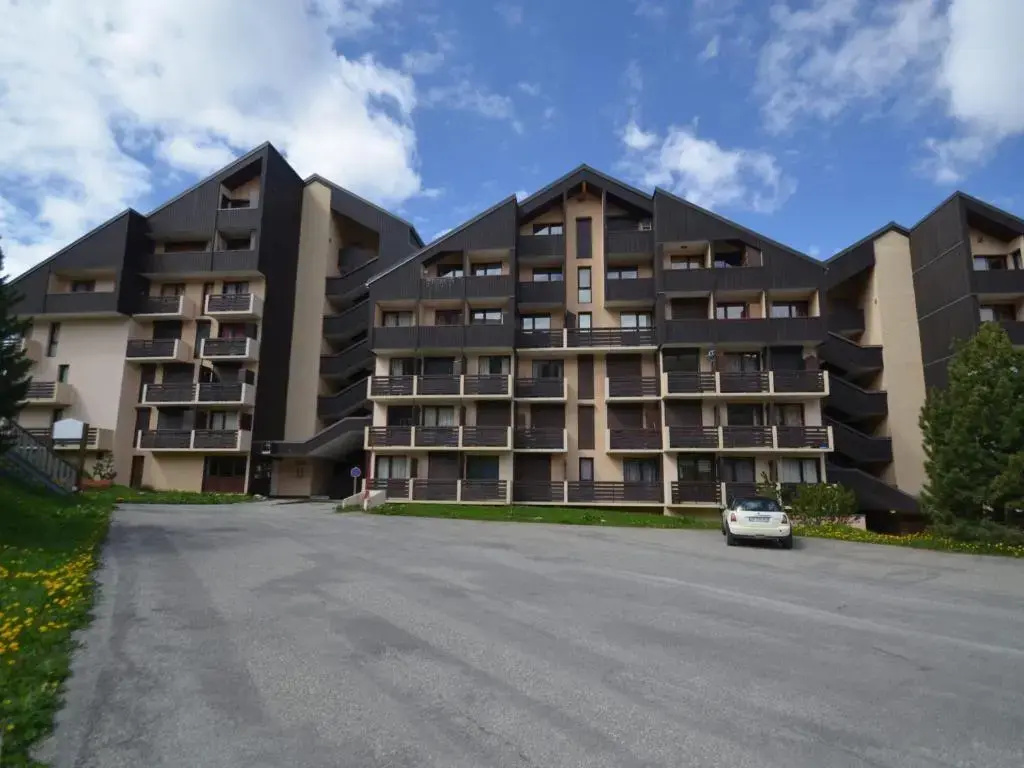 Appartement Les Menuires, 1 pièce, 2 personnes - FR-1-452-146