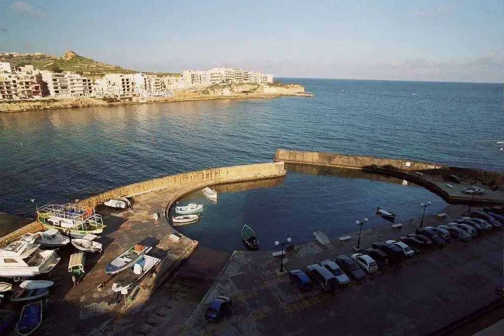 Beach & Waterfront