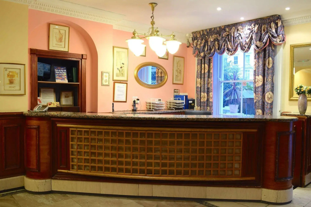 Pembridge Palace Hotel — фото