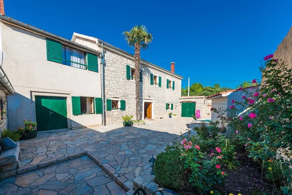 Villa Petrovi Dvori